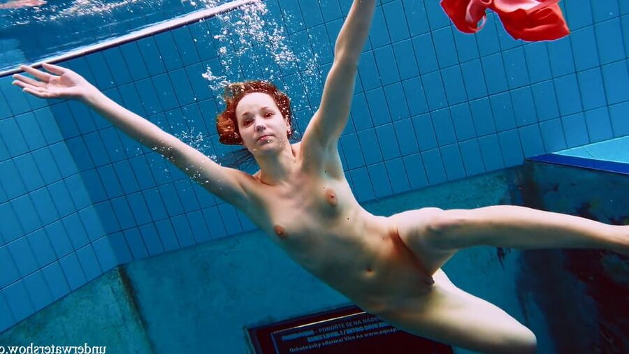 Avenna Pt.2 UnderWaterShow