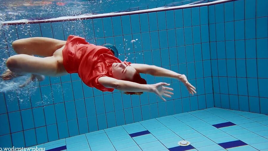 Avenna Pt.2 UnderWaterShow