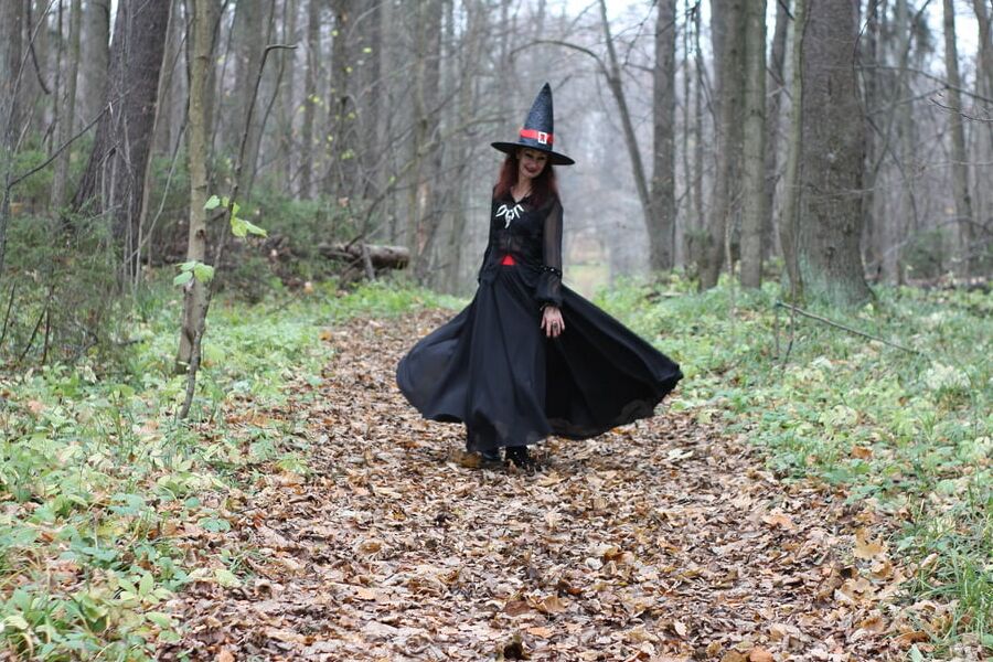 Dancing Witch