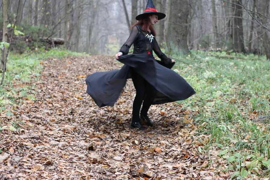 Dancing Witch