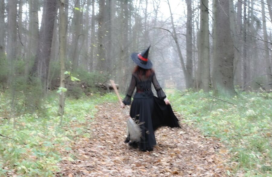 Dancing Witch