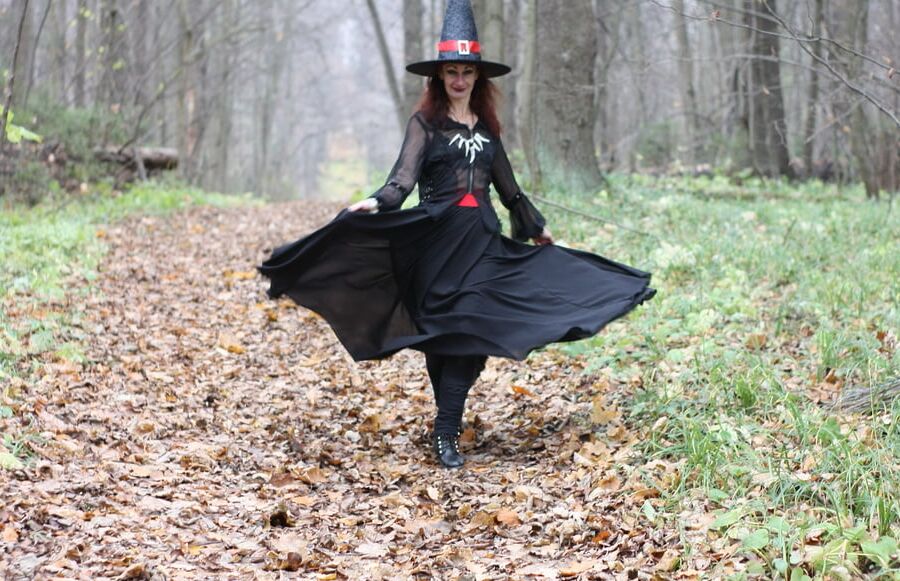 Dancing Witch