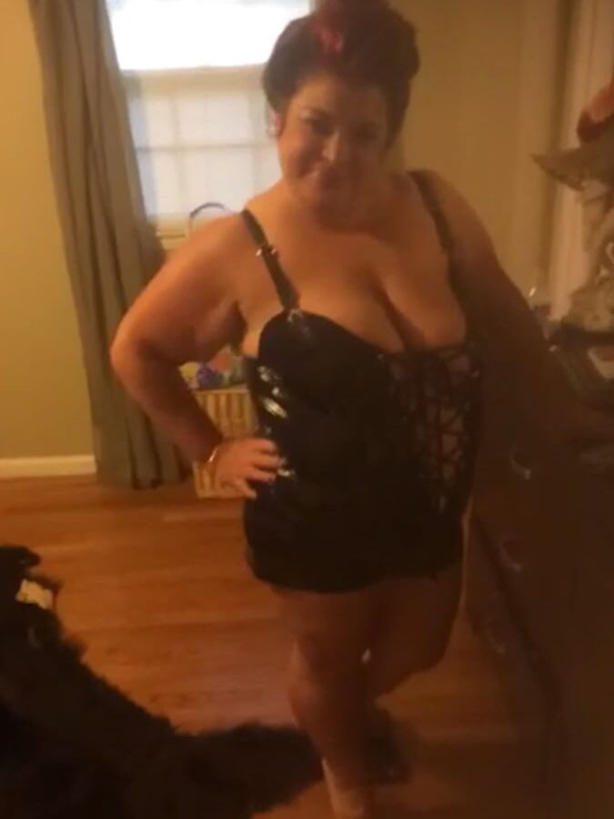 Liz Giving Head