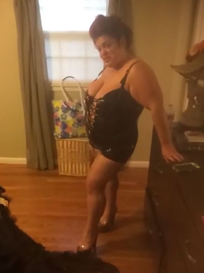 Liz Giving Head