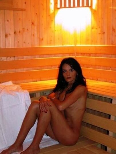 Amateur mature and milf nudes