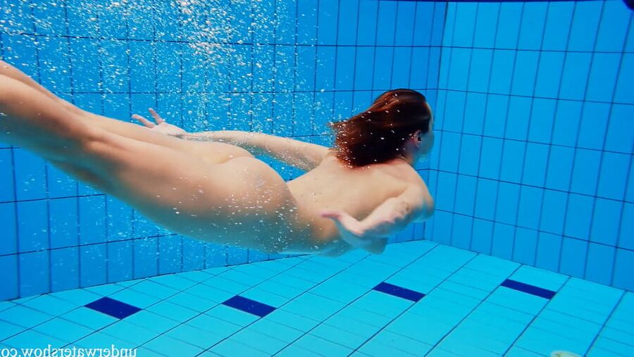 Avenna 1 UnderWaterShow
