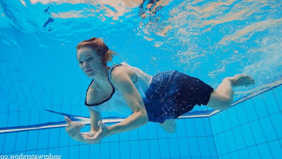 Avenna 1 UnderWaterShow