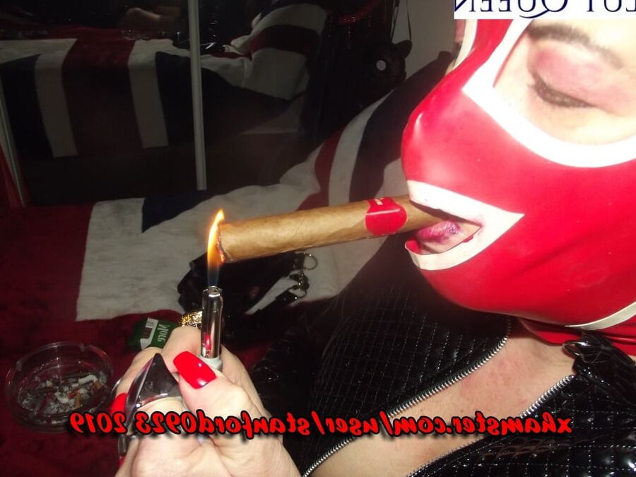 SLUT QUEEN MASKED
