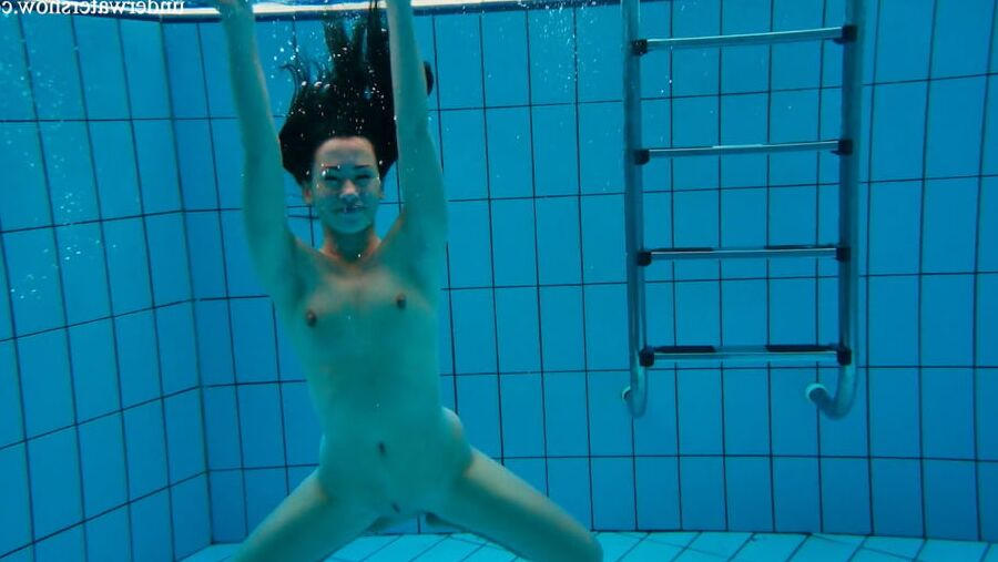 Alla Birtakik 2 UnderWaterShow