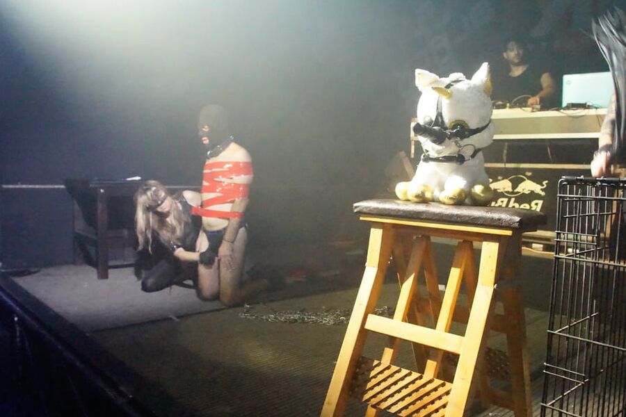 Spank party