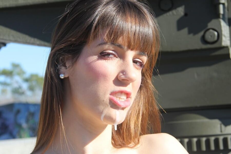 Latina Teen Gets Her Pussy Drilled Outdoor