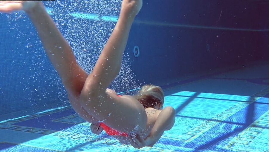 Mary Kalisy Pt.1 Underwater Swimming Pool Erotics