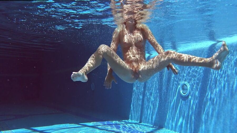 Mary Kalisy Pt.1 Underwater Swimming Pool Erotics
