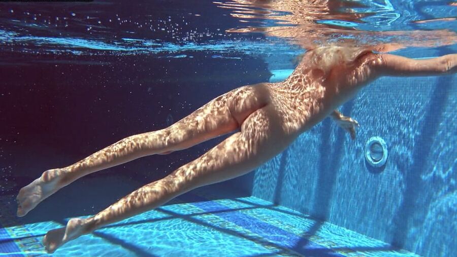 Mary Kalisy Pt.1 Underwater Swimming Pool Erotics