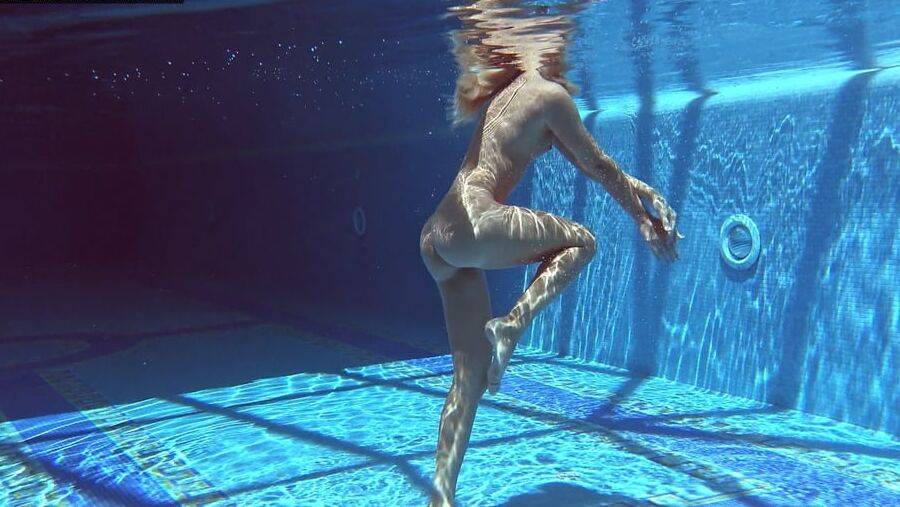 Mary Kalisy Pt.1 Underwater Swimming Pool Erotics