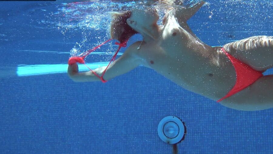 Mary Kalisy Pt.1 Underwater Swimming Pool Erotics