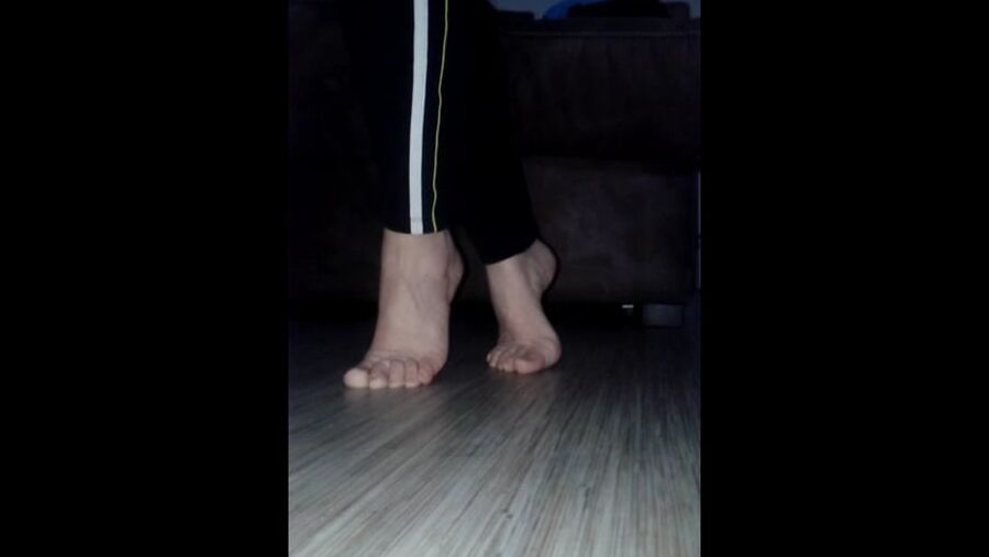 My sexy feet For footjob