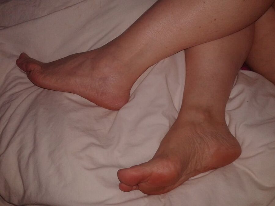 My sexy feet For footjob