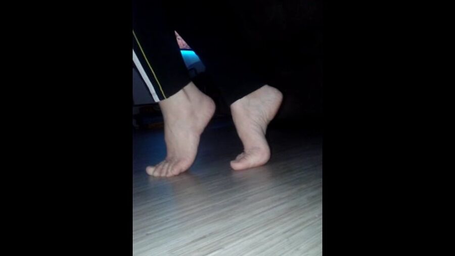 My sexy feet For footjob