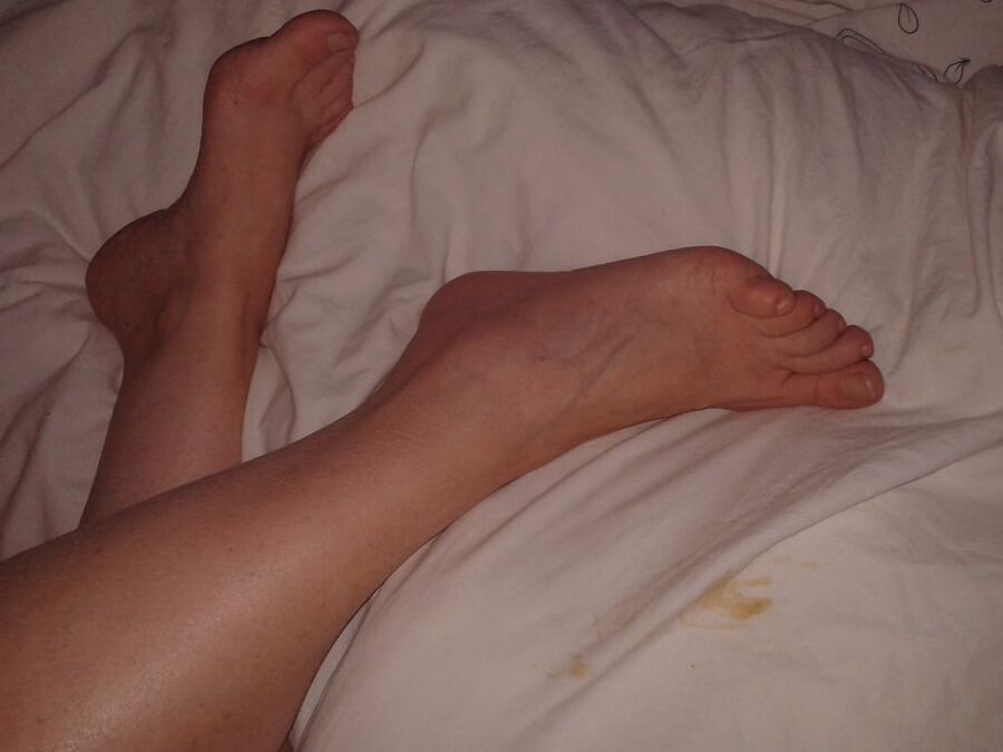My sexy feet For footjob