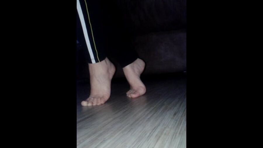 My sexy feet For footjob