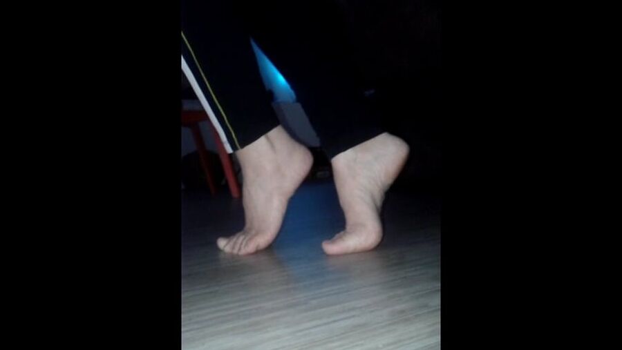My sexy feet For footjob