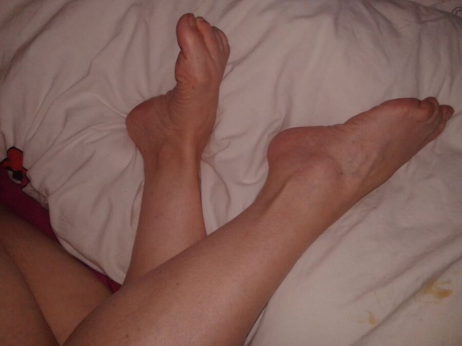 My sexy feet For footjob