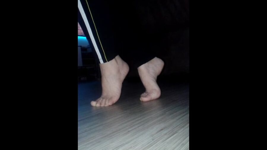 My sexy feet For footjob