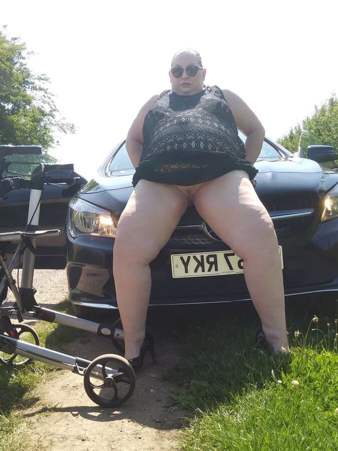 Milf Exposed in the Sun