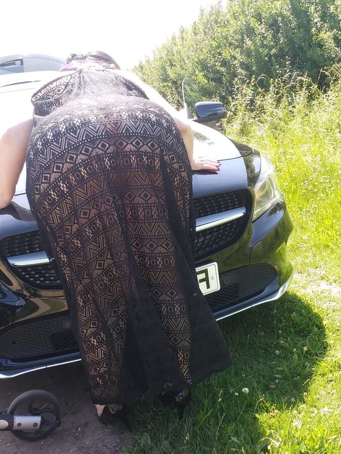Milf Exposed in the Sun