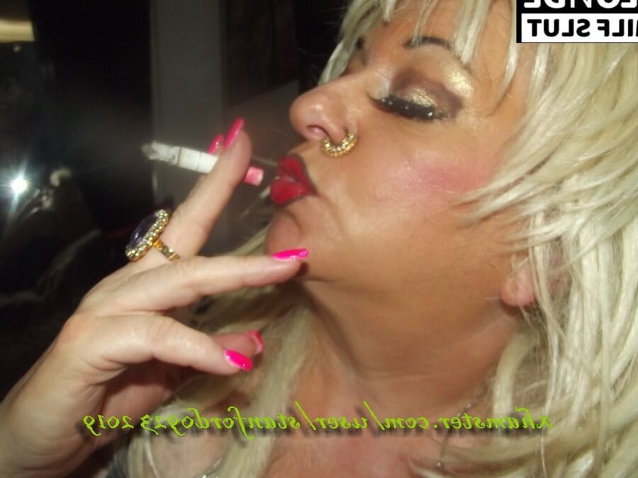 BLONDE MILF SLUT