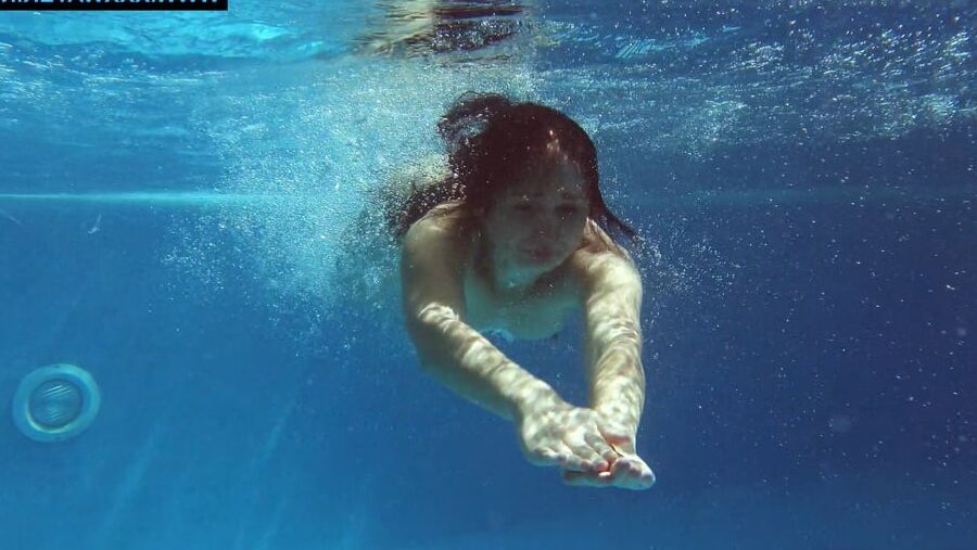 Kittina Clairette Pt.2 UnderWaterShow Pool Erotics