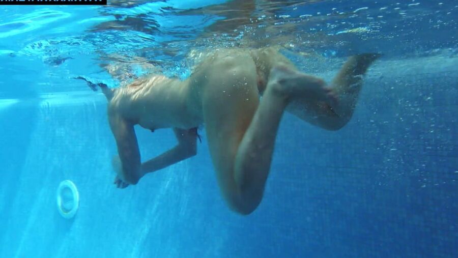 Kittina Clairette Pt.2 UnderWaterShow Pool Erotics