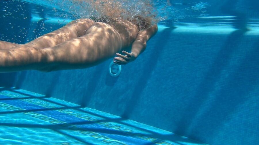 Mary Kalisy Underwater Swimming Pool Erotics