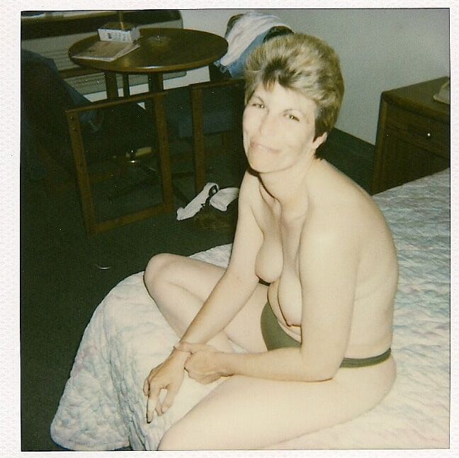 Vintage Sexy Polaroid Pictures