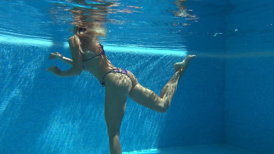 Mary Kalisy Underwater Swimming Pool Erotics