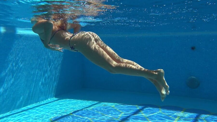 Mary Kalisy Underwater Swimming Pool Erotics