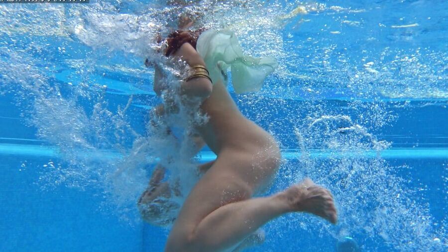 LIZI VOGUE UNDERWATER SWIMMING POOL