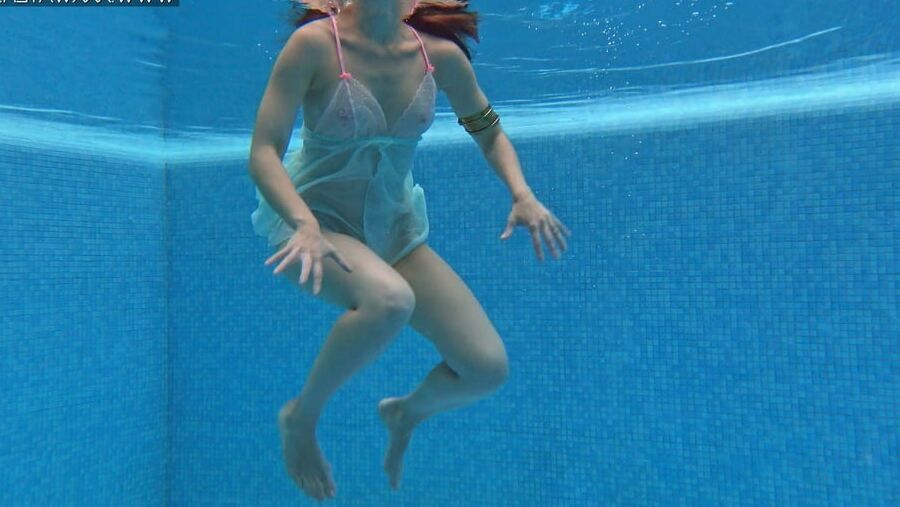 LIZI VOGUE UNDERWATER SWIMMING POOL