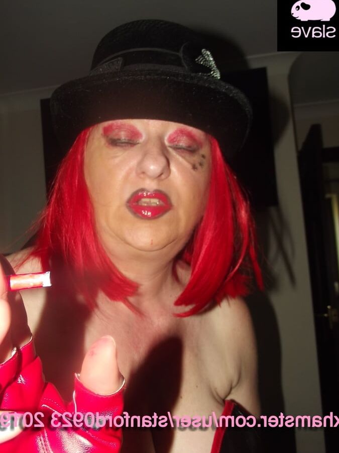 MISTRESS WITH PIGGY SLAVE