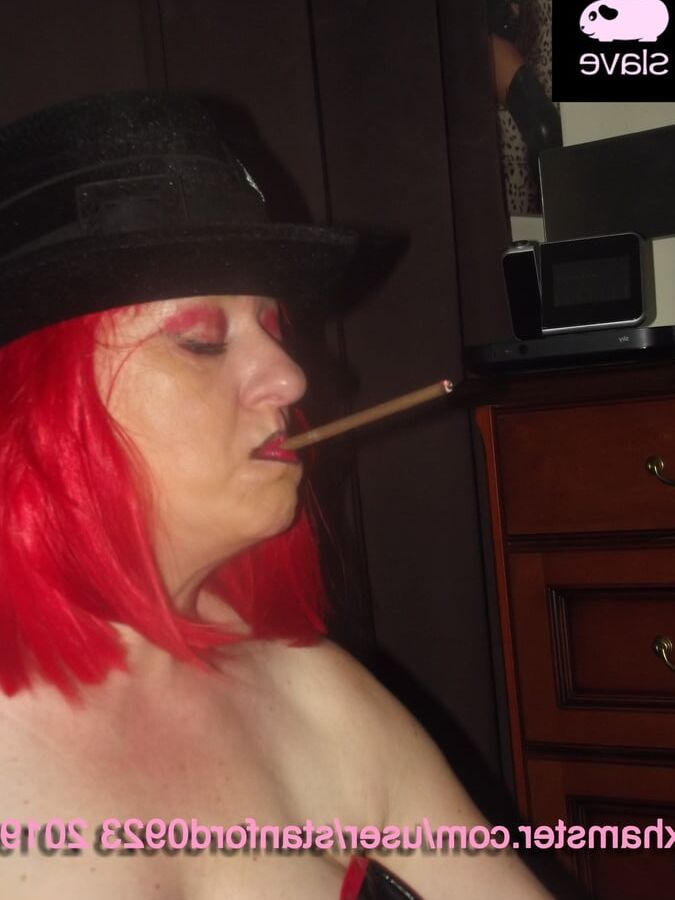 MISTRESS WITH PIGGY SLAVE