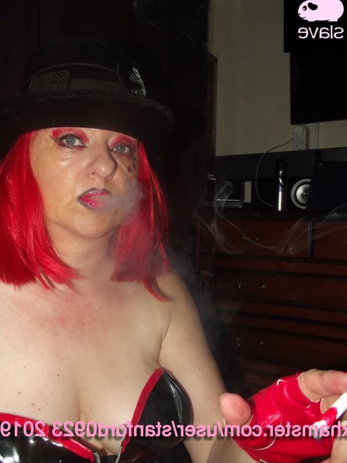 MISTRESS WITH PIGGY SLAVE