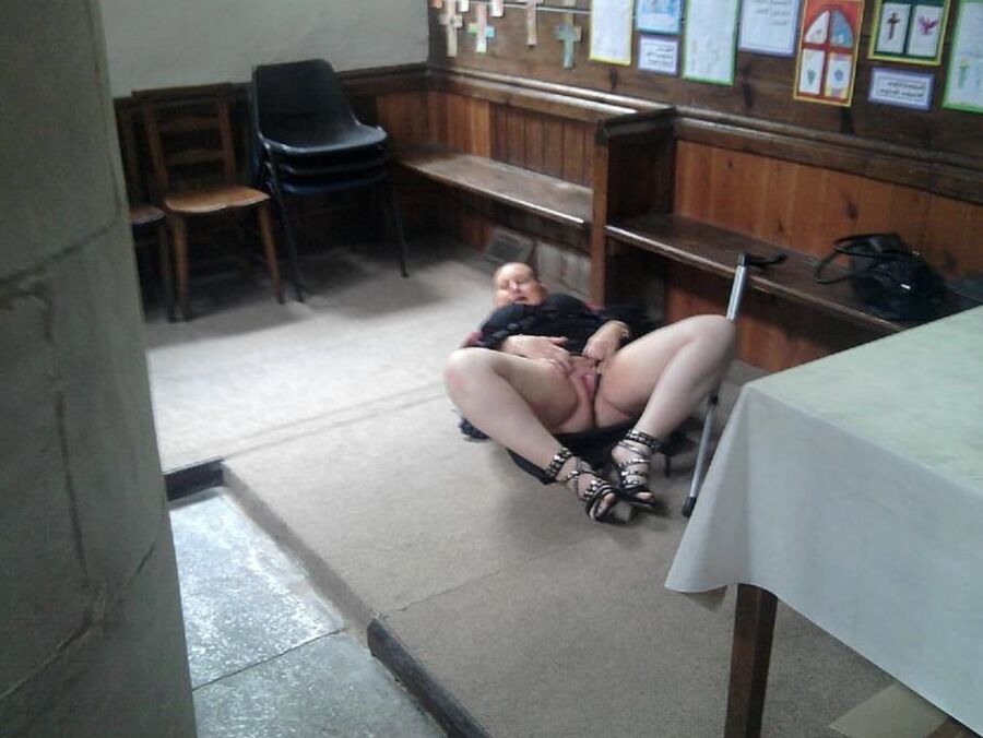 Milf Church Flashing and Sucking