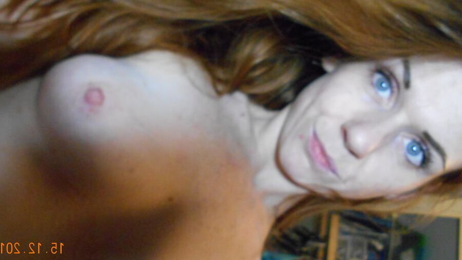 Little Reds secret naughty pics!