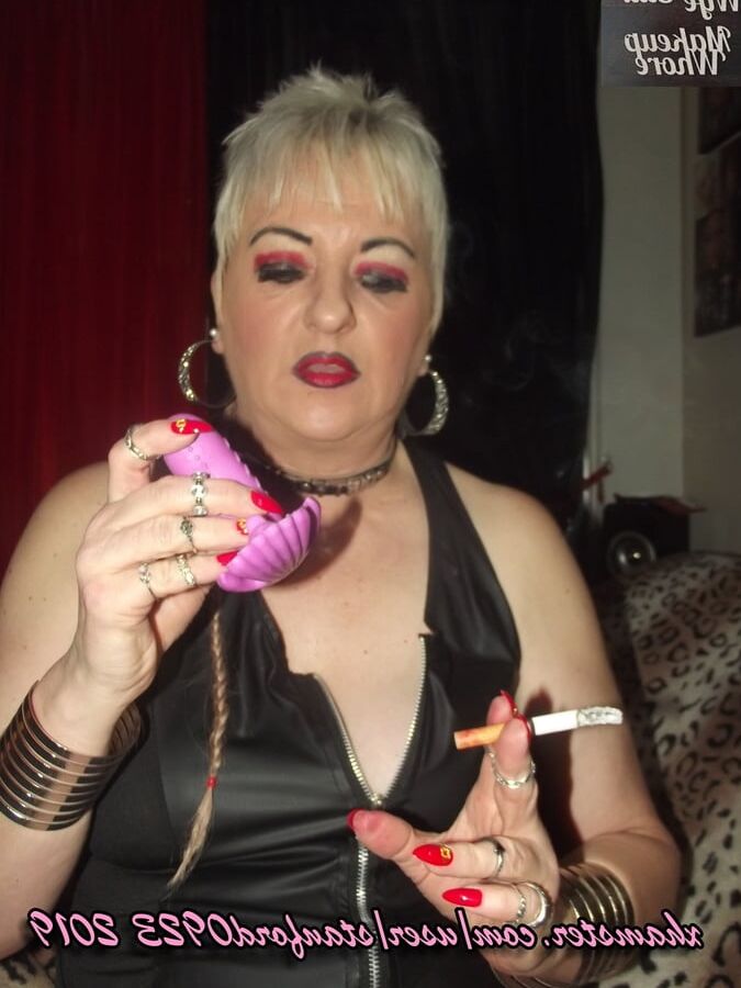 SLUT WIFE 2019