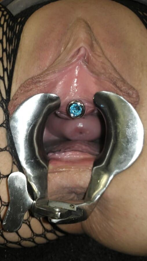 Speculum, sounding and urethra jewelry