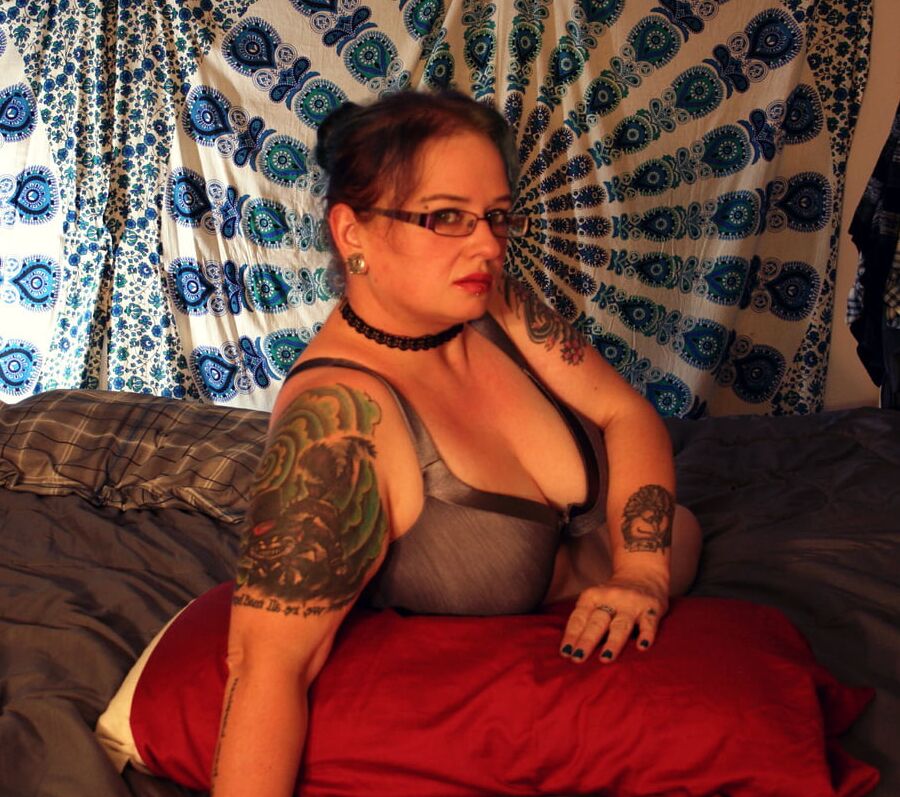Big Tits Skandlous Bitch