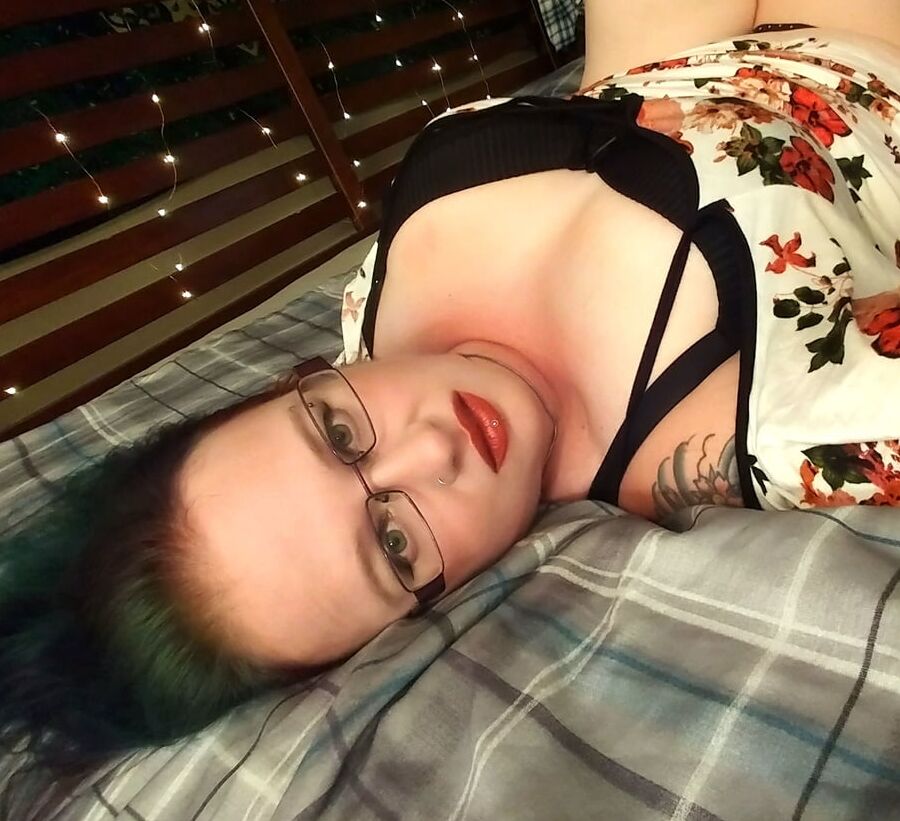 Big Tits Skandlous Bitch