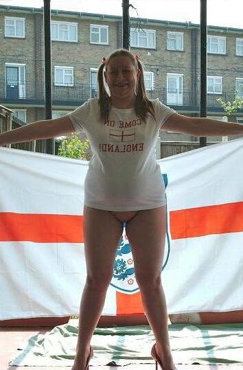 Cheeky Flashing