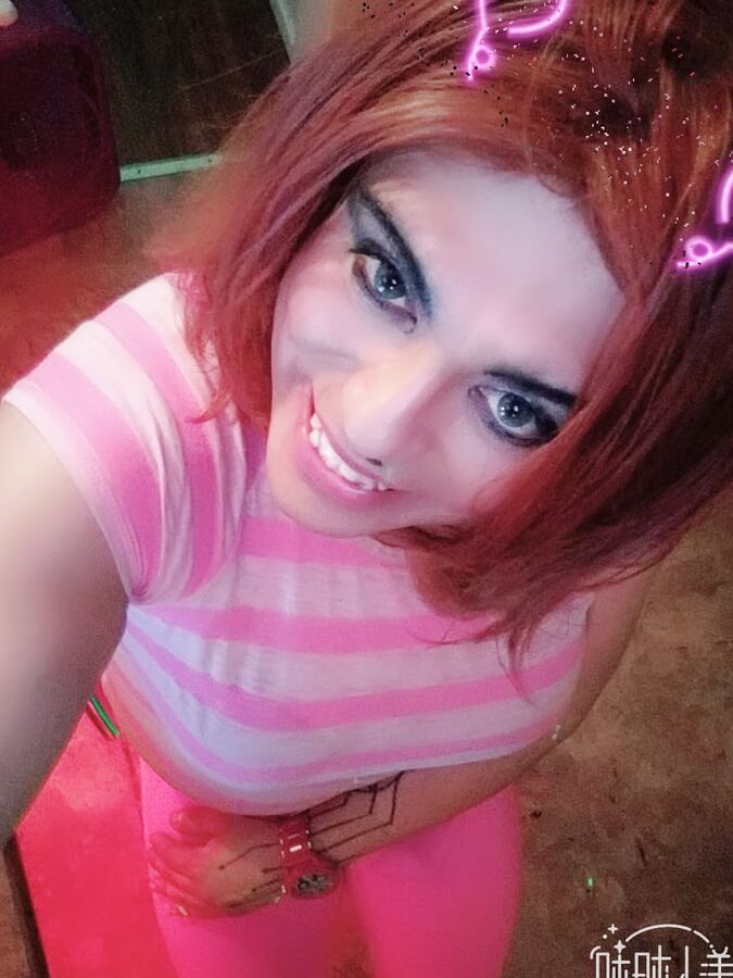 SIMMY VIOLET
